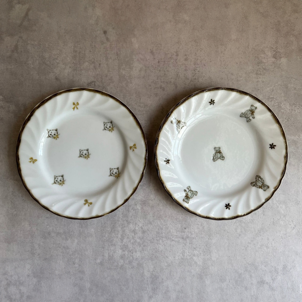 A2227 bow  cat (中皿)