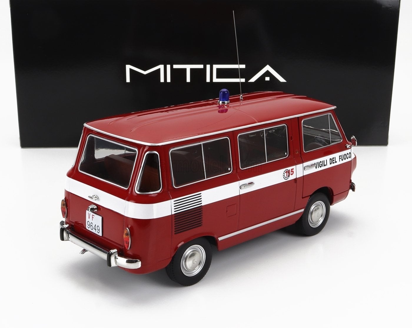 ミニカー 1/18 フィアット 850 ミニバン MITICA-DIECAST FIAT 850