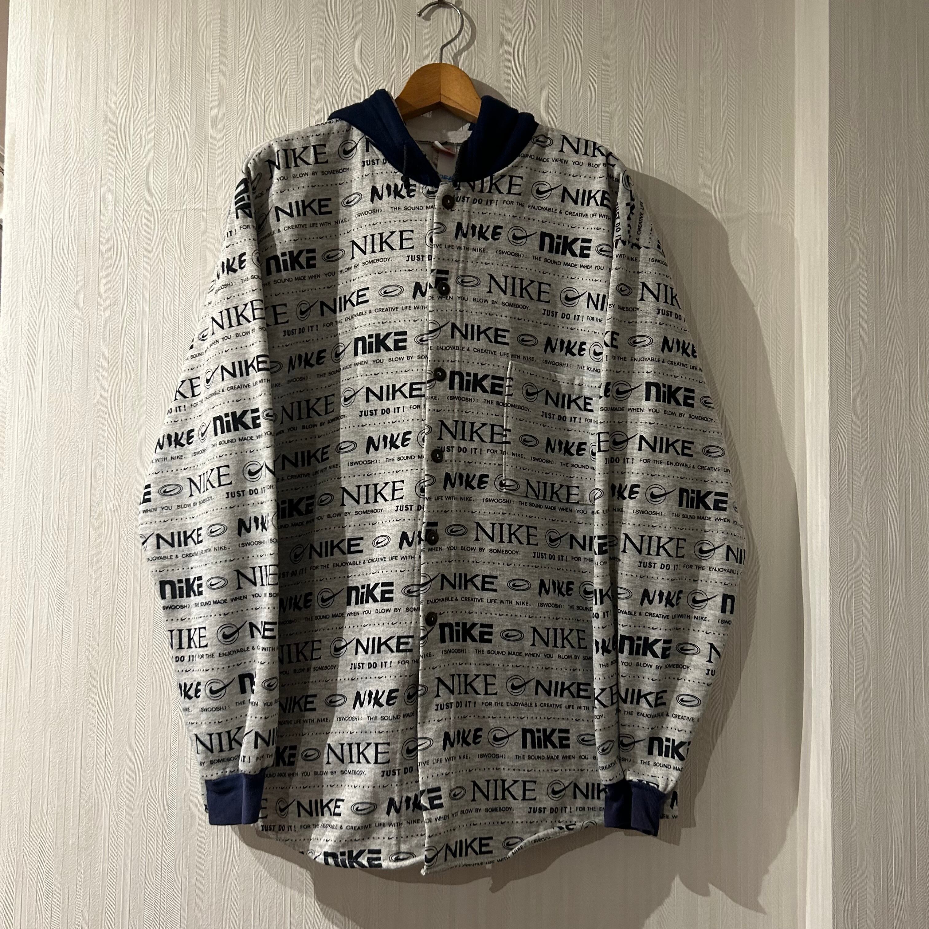 "DEAD STOCK" early 90s bootleg NIKE all over design button hoodie