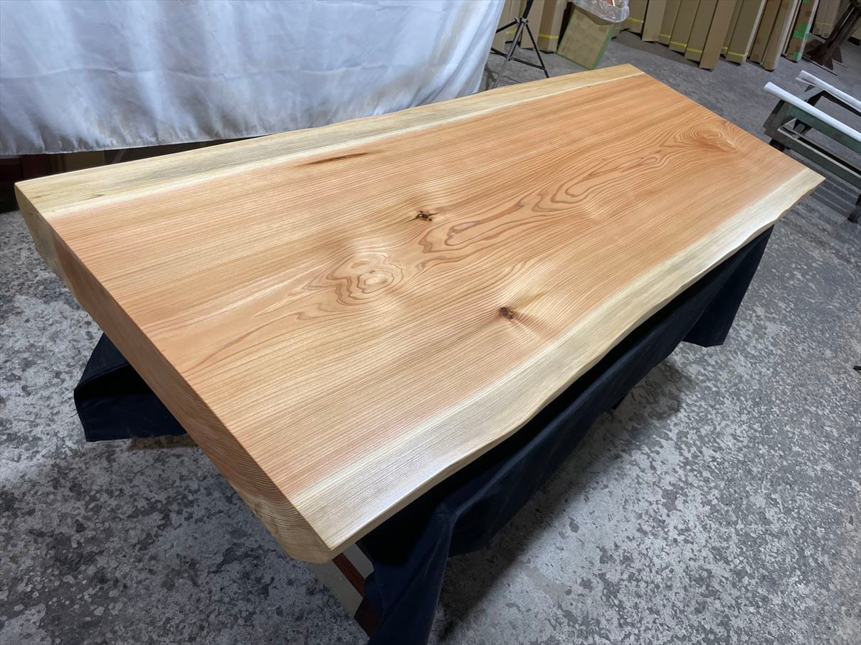 杉3979 一枚板無垢 1760x530-590x75mm 乾燥材 センターテーブル 杉3979 一枚板無垢 1760x530-590x75mm 乾燥材 センターテーブル