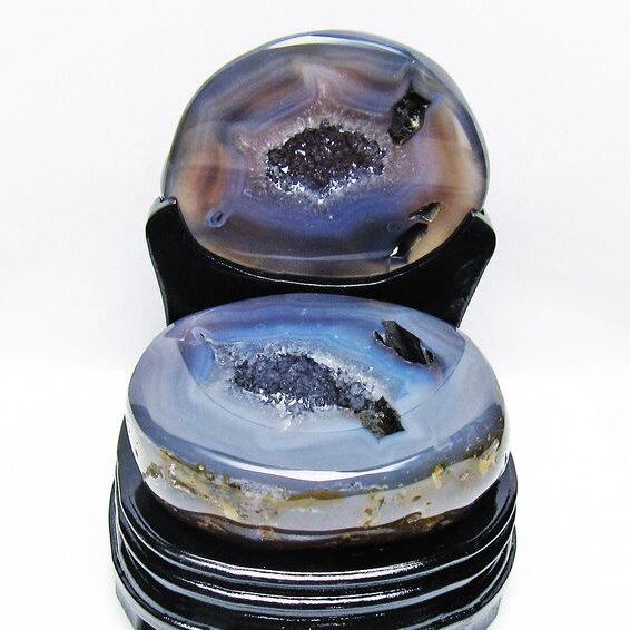 2.1Kg トレジャーメノウ アゲート ジオード 台座付属 一点物 175-1504