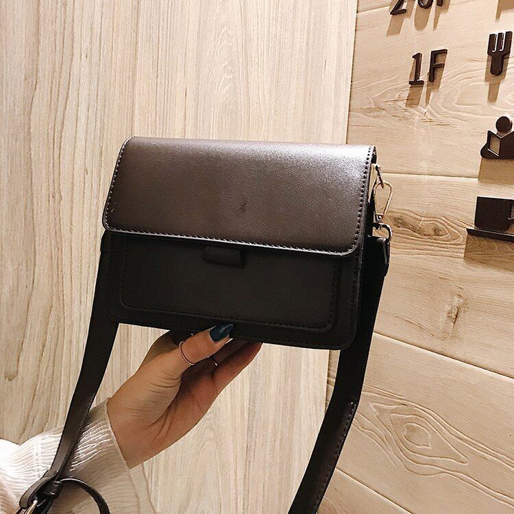 ミニショルダー バッグ ポシェット レザー 大人 シンプル おしゃれ 小物入れ コンパクト レディース 化粧ポーチ コスメポーチ 旅行 ギフト プレゼント Waterfall 輸入小物入れ専門店 Simplistic Space