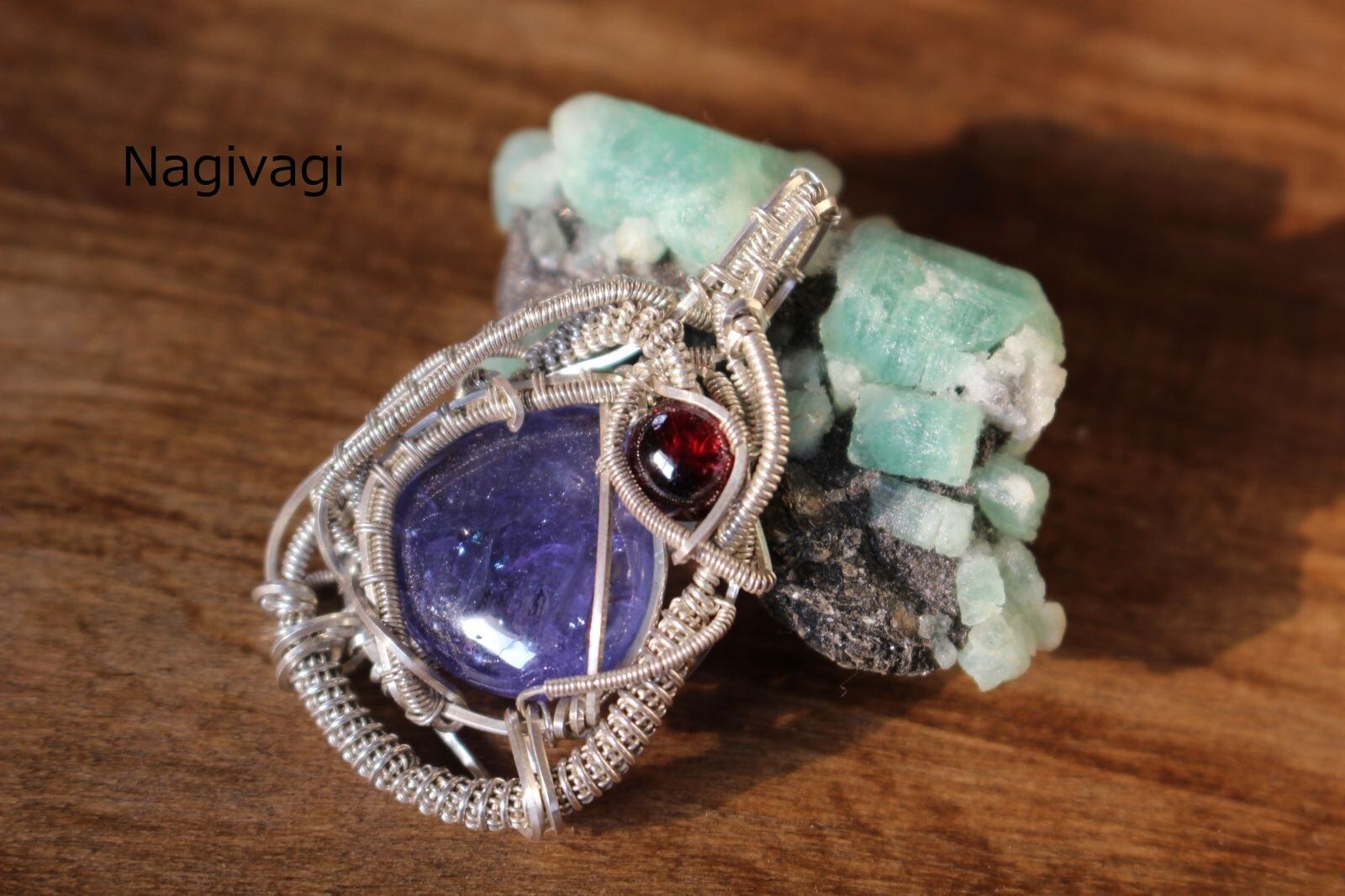 Tanzanite & Garnet siver 925 wirewrapping pendant