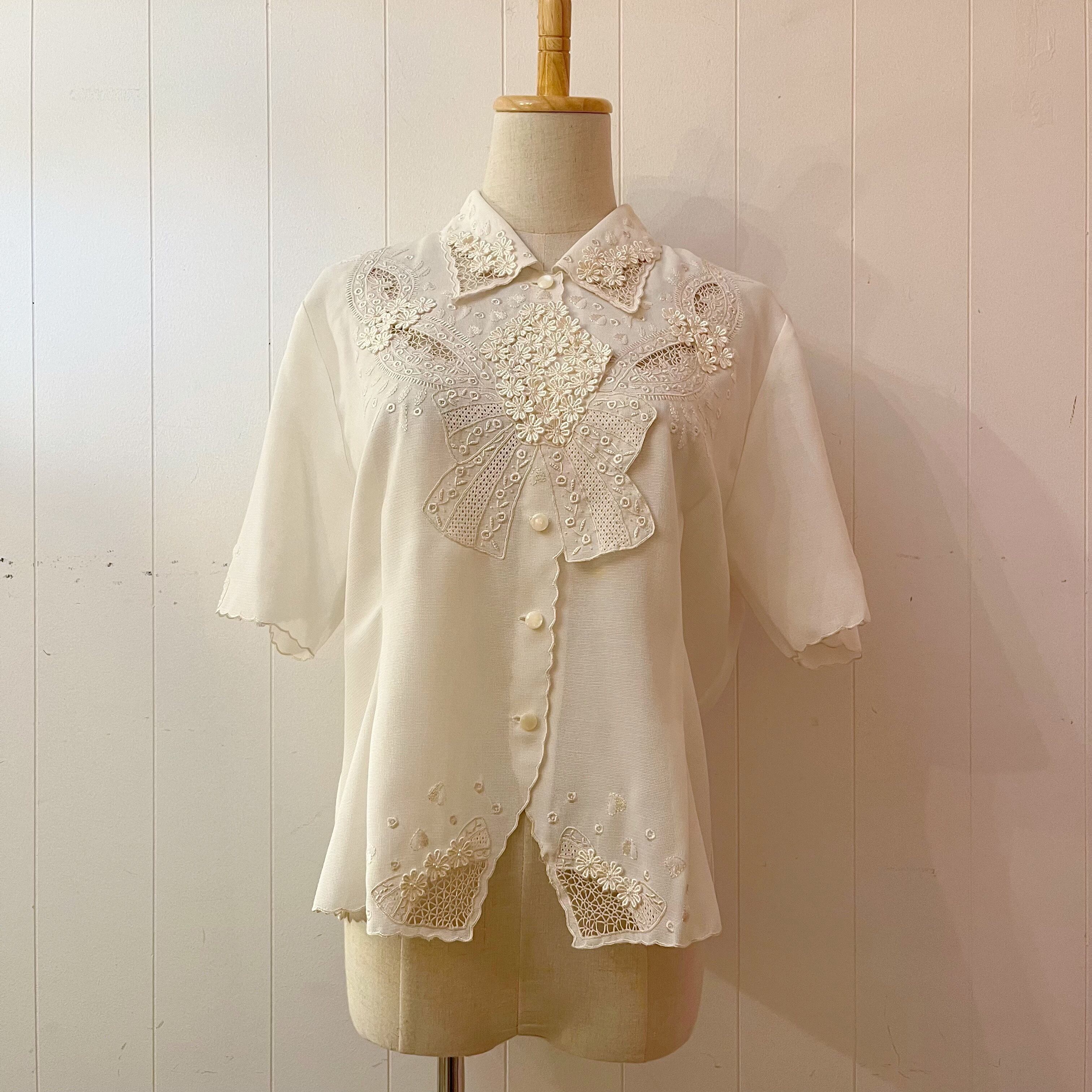 flower ribbon embroidery blouse