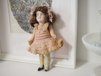 クロシェワンピース　リボン結びの女の子（崩れ、補修あり） 画像3