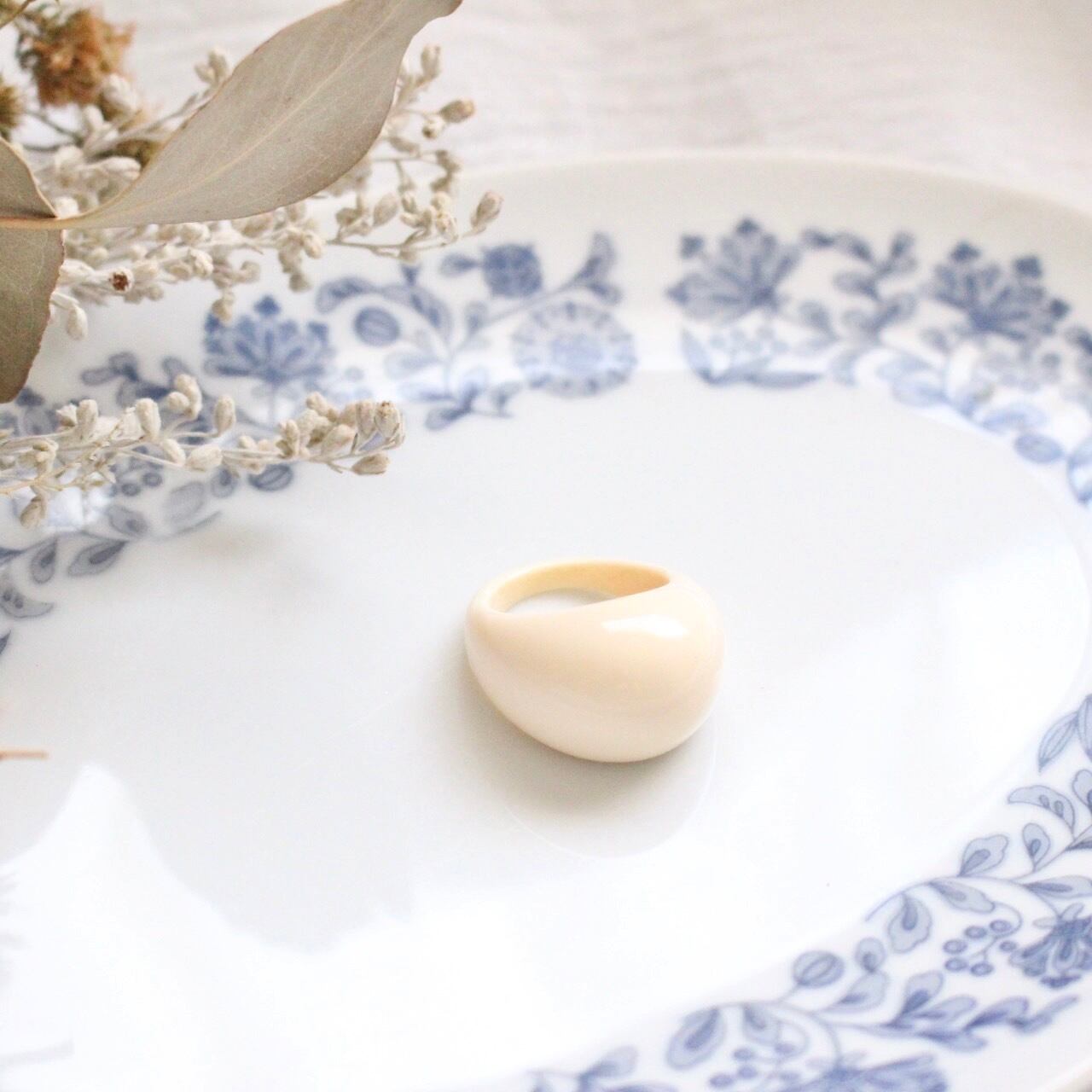 ぷっくりリング ホワイト【329】