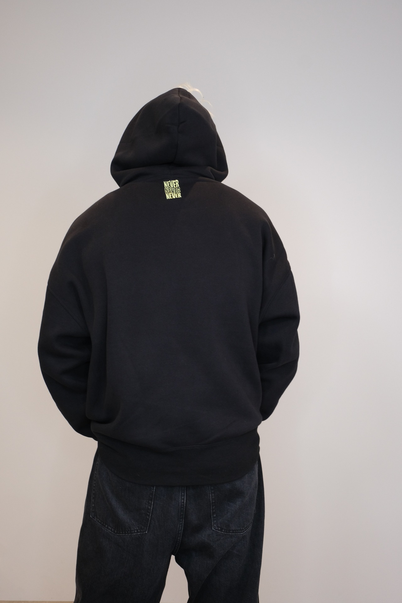 Never ending waves hoodie -black-