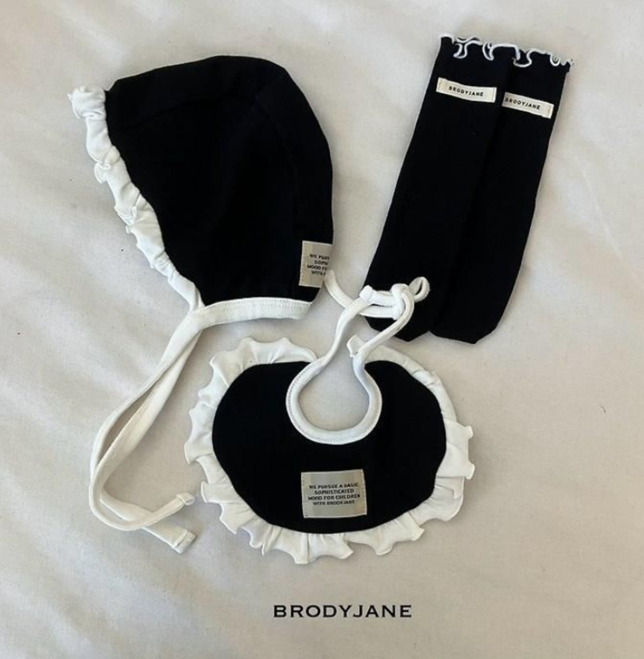 【取寄/韓国直送】Brodyjane ココフリルボネット・スタイ・靴下｜秋服｜ベビー服｜韓国子供服｜26/AT