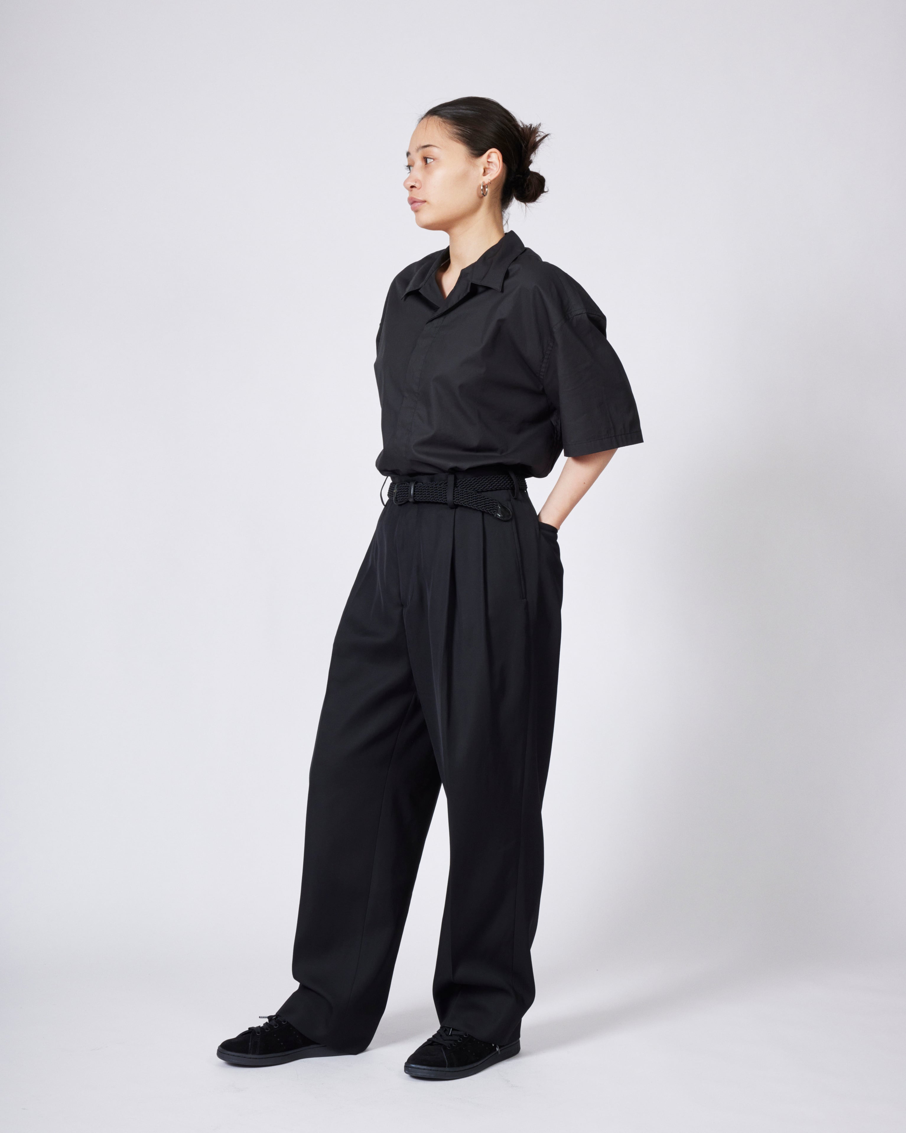 everyone two tuck wide twill trouser (BLACK) | everyone