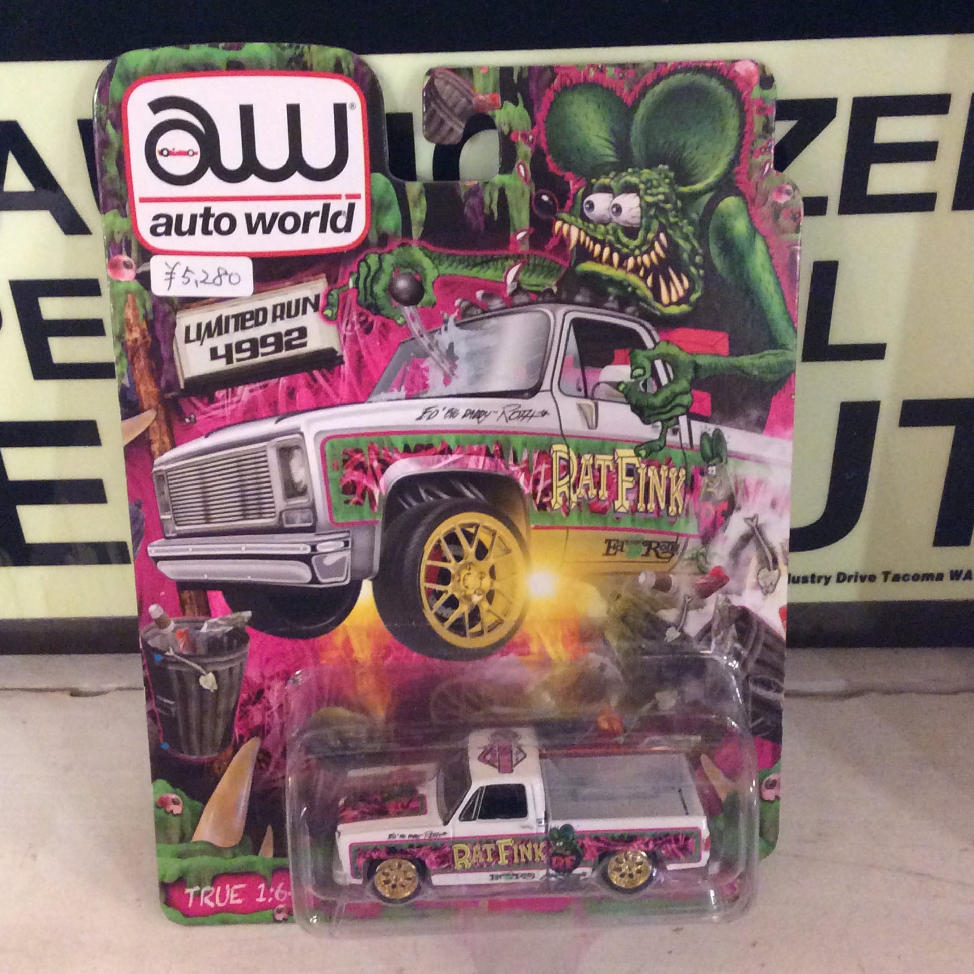 1:64 RAT FINK 1979 Chevy Silverrado C10 【ラットフィンク】ミニカー