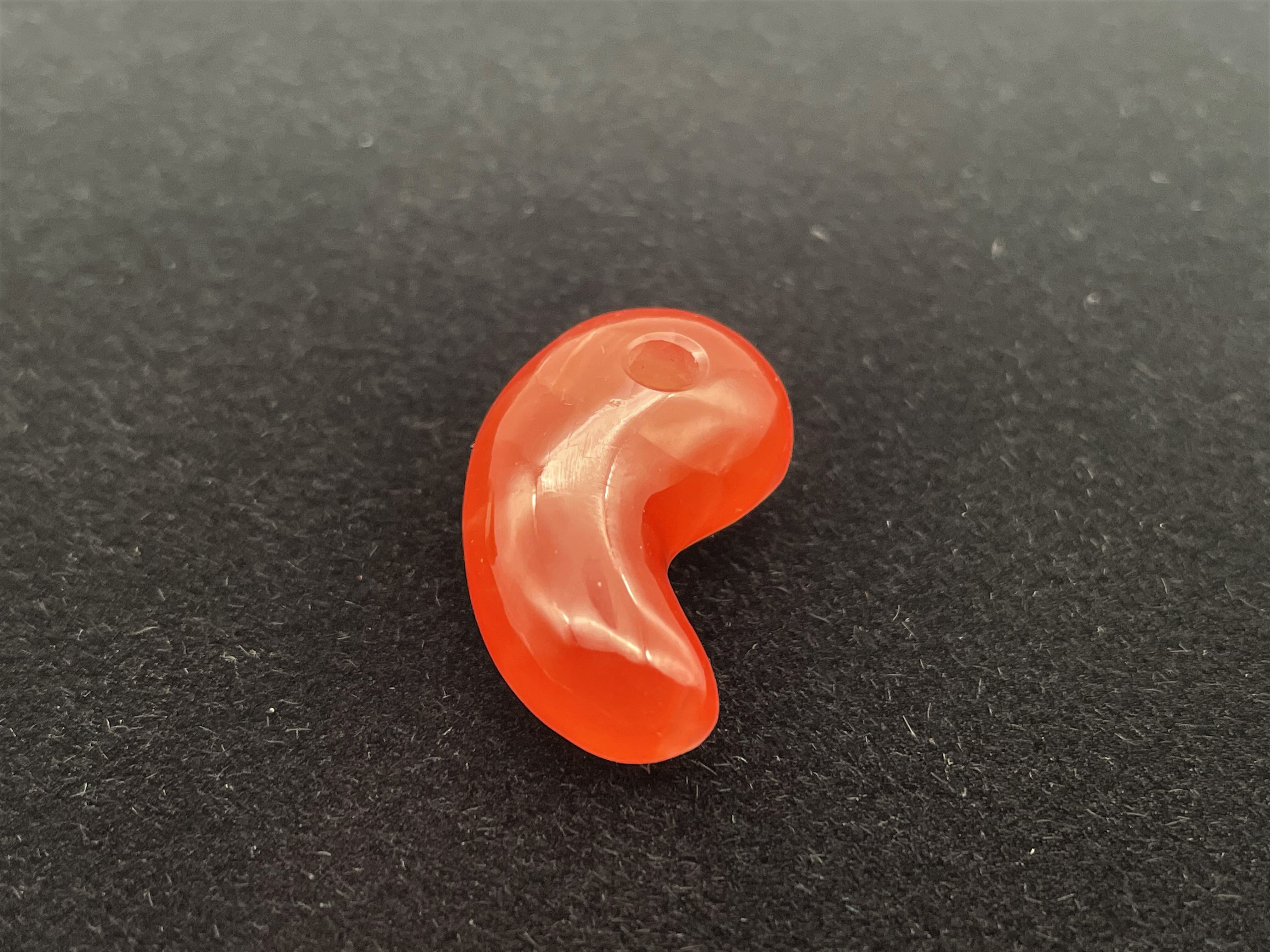 勾玉（北海道インカローズ） 勾玉（北海道インカローズ） | DantaliaN