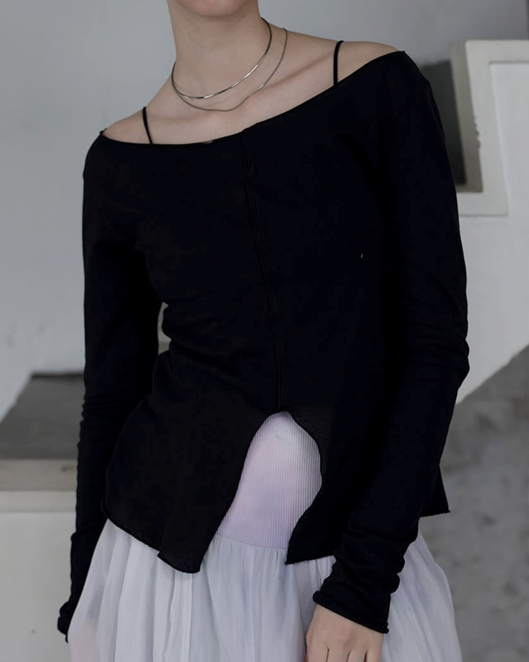 Center Slit Knit Top (Black)