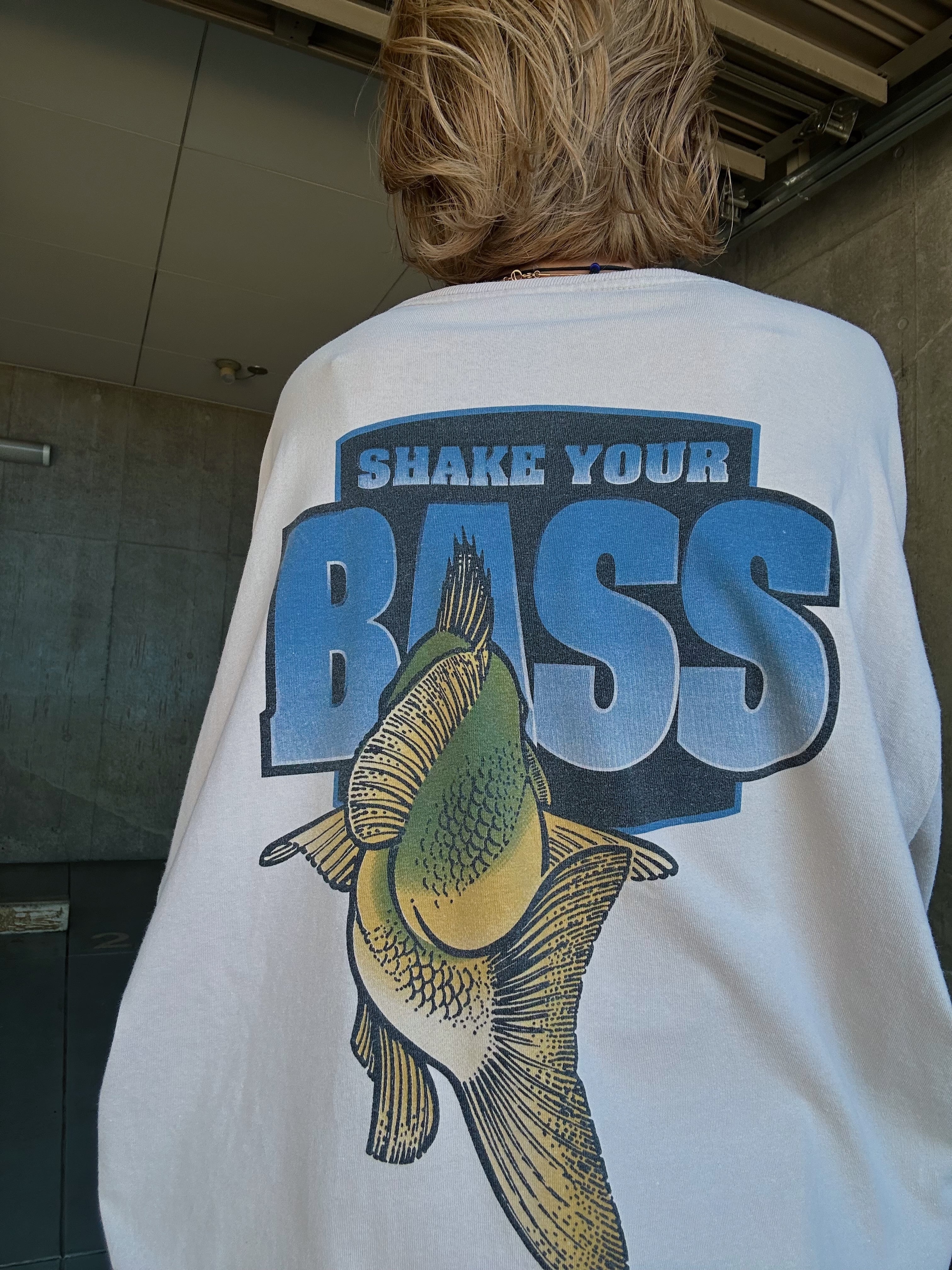 (CS2086)90’s Columbia printed t-shirt “SHAKE YOUR BASS”