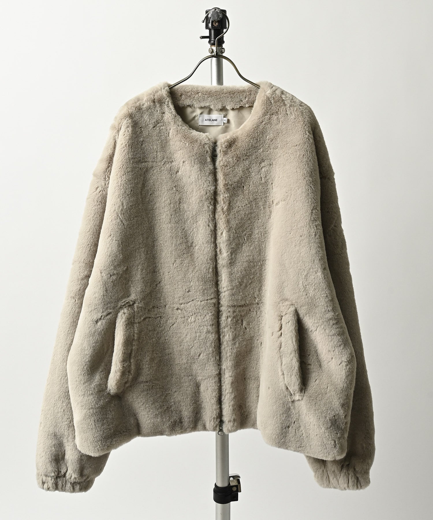 ATELANE Faux fur collarless blouson (GRG) 25A-23001