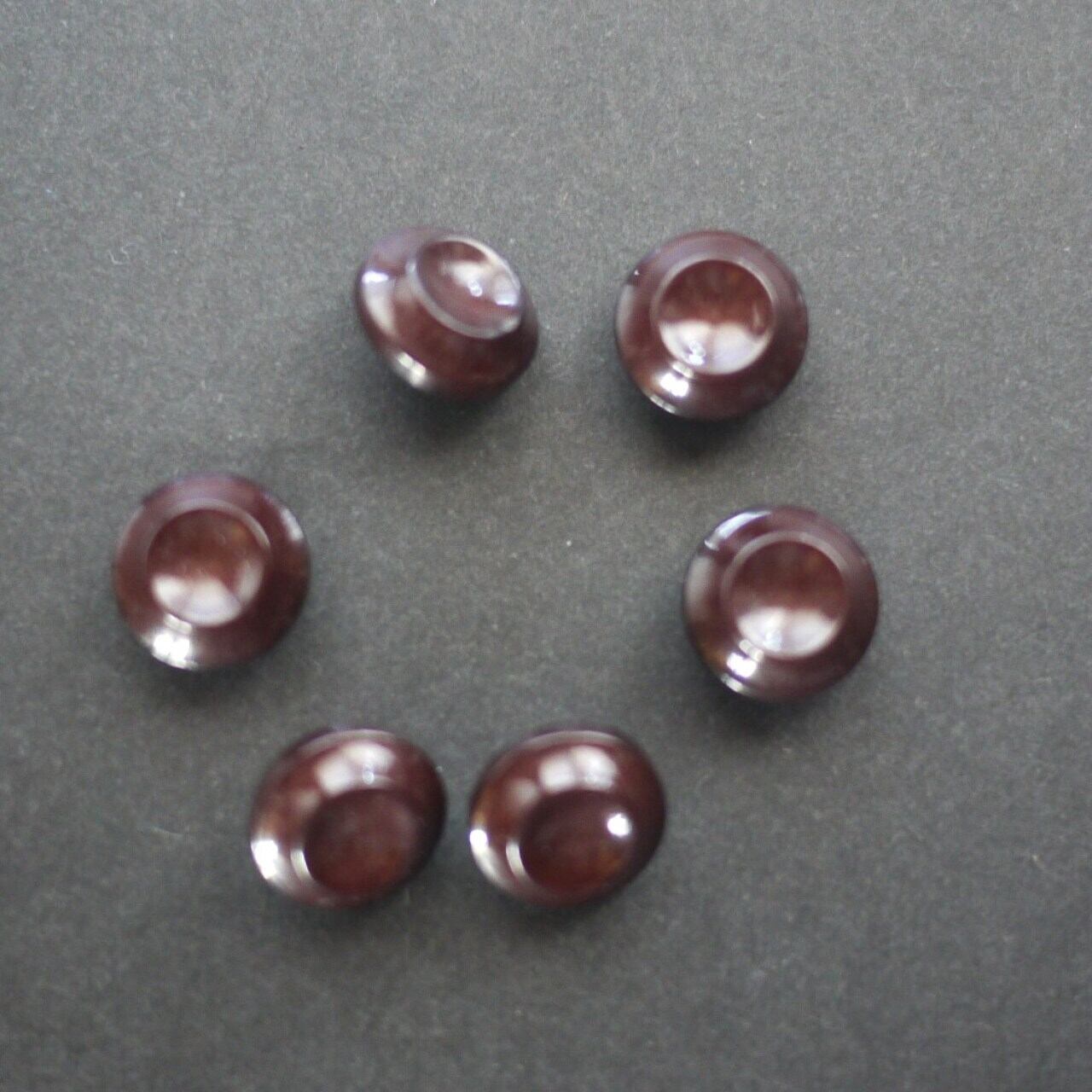 プラスチックボタン 深こげ茶 Φ1.1 ドイツ