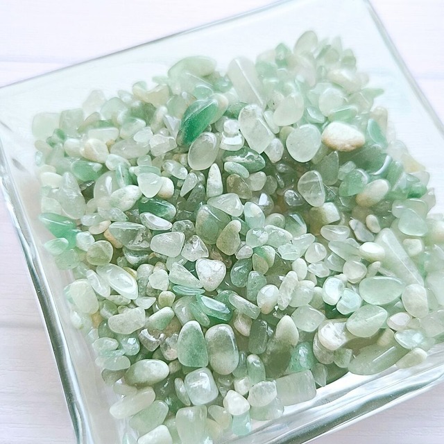 アベンチュリン (100g) 淡色タイプ 砂金石 インド翡翠 天然石さざれ石 穴無しチップ