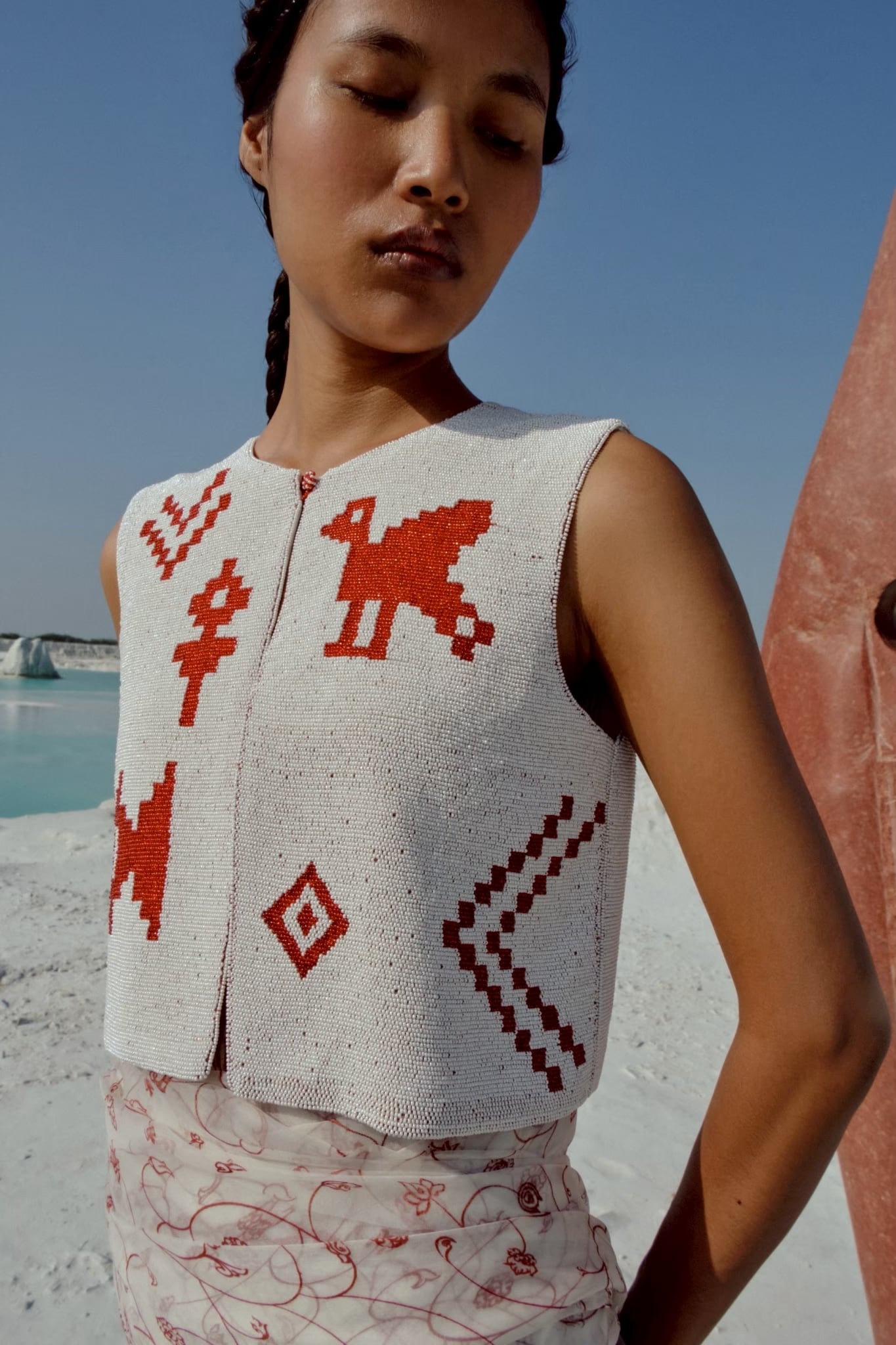 【受注】AHMEV WUNA BEADED VEST AHM/SS26/034