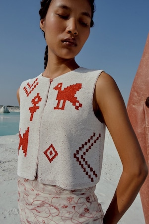 【受注】AHMEV WUNA BEADED VEST AHM/SS26/034