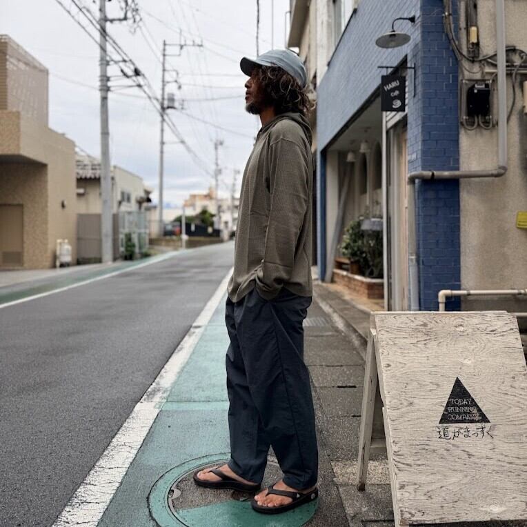 BAMBOO SHOOTS / MERINO WOO LONG SLEEVE HOODIE(Black) | 道がまっすぐ