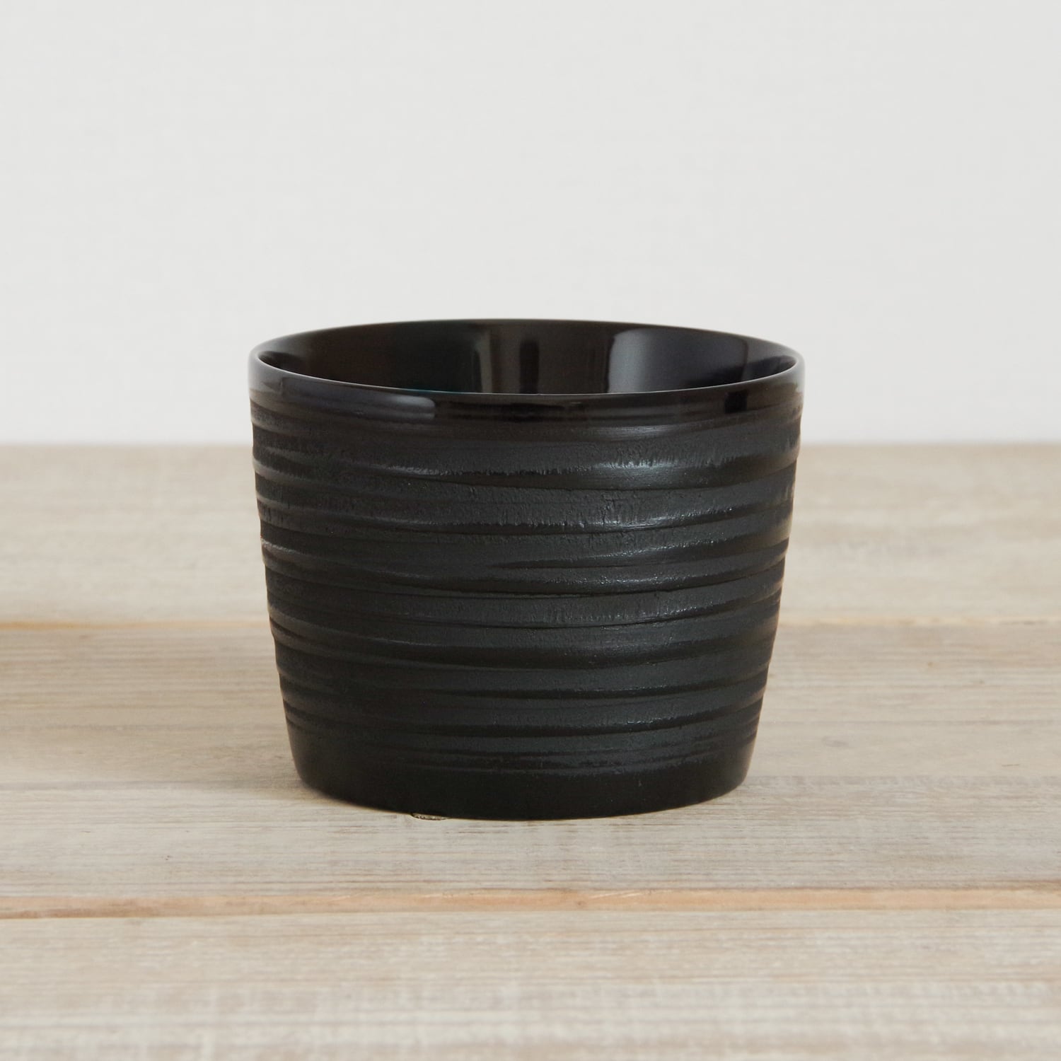 黒い漆器のカップ 2個セット 美術品・アンティーク・コレクション 黒い漆器のカップ 2個セット