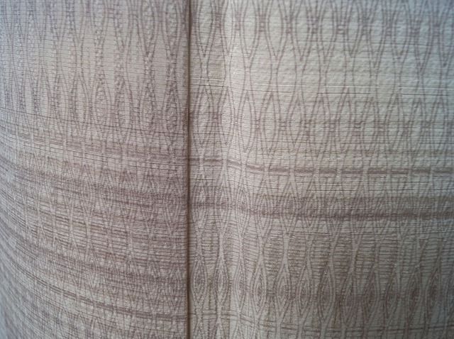 【袷】灰梅色地　縞に横段　変わり立涌文　小紋