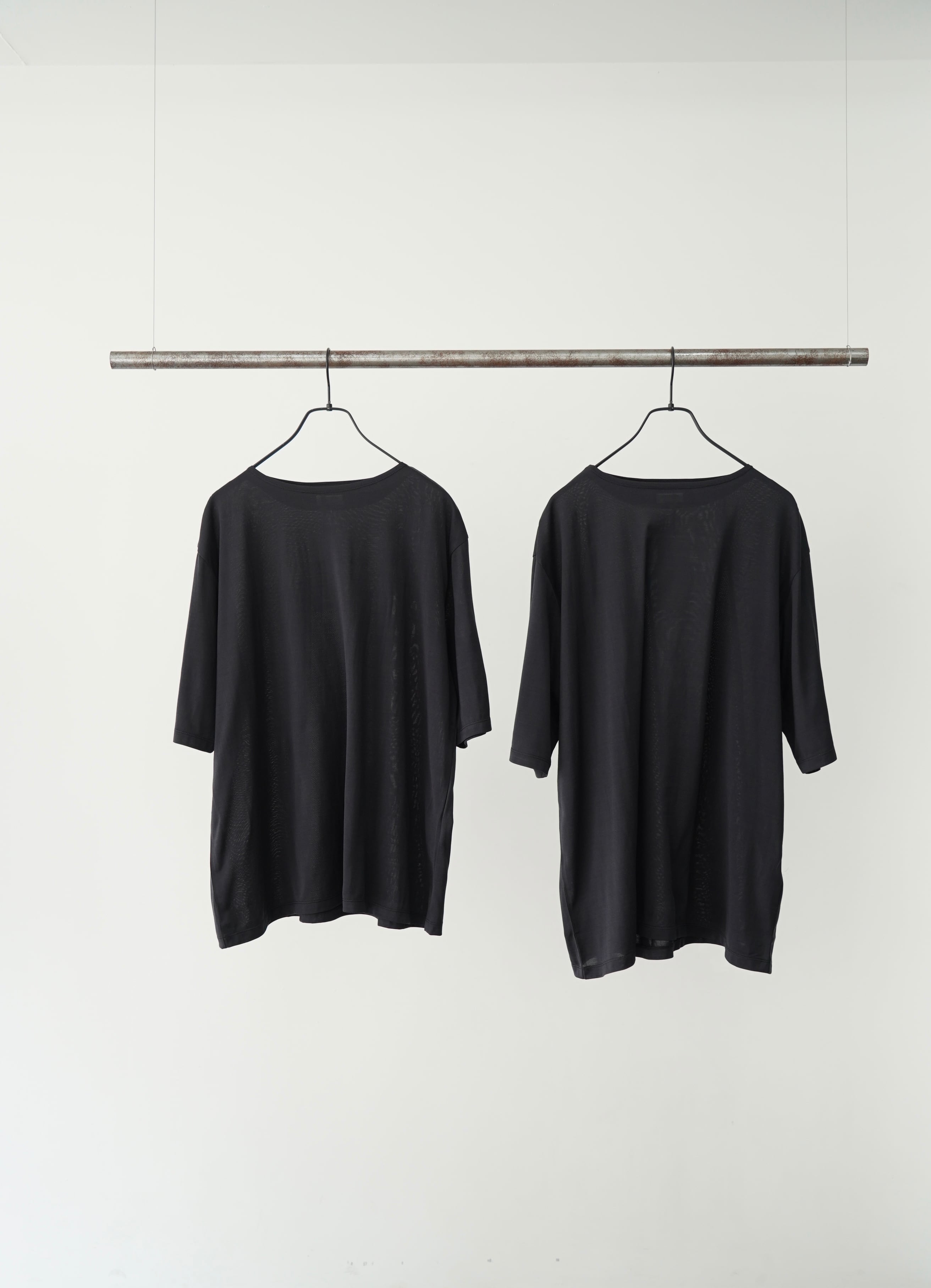 MAATEE&SONS / EX.SILK BOATNECK TEE(MATT BLK) | LiNN