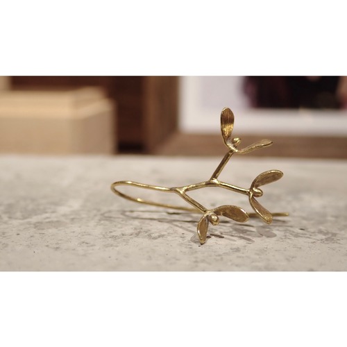 mini Mi-Mistletoe Brass Fook Earring