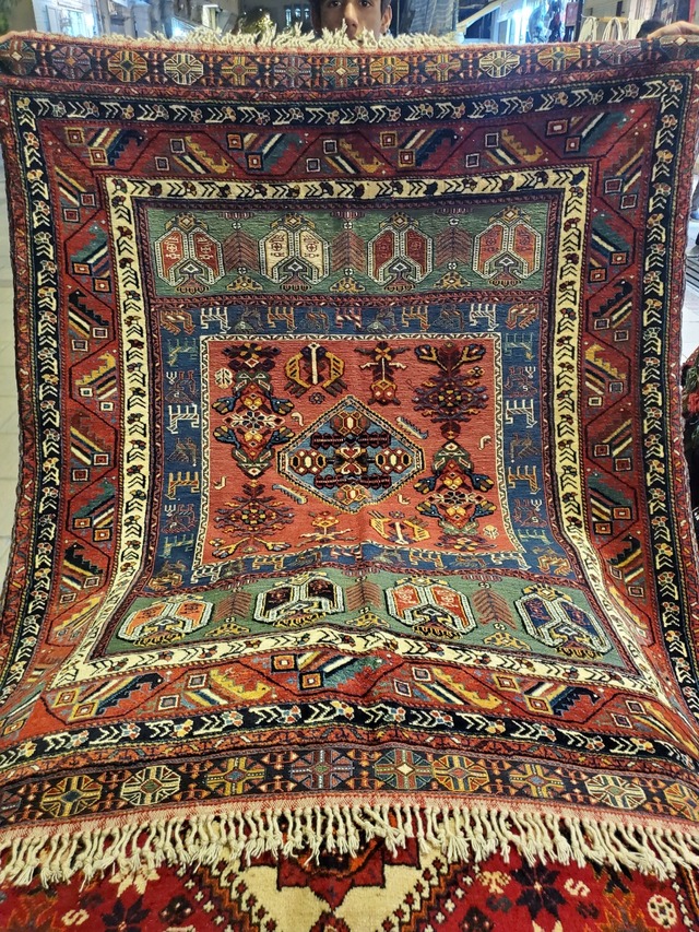 絨毯クエスト40【No.47】※現在、こちらの商品はイランに置いてあります。ご希望の方は先ずは在庫のご確認をお願いします。