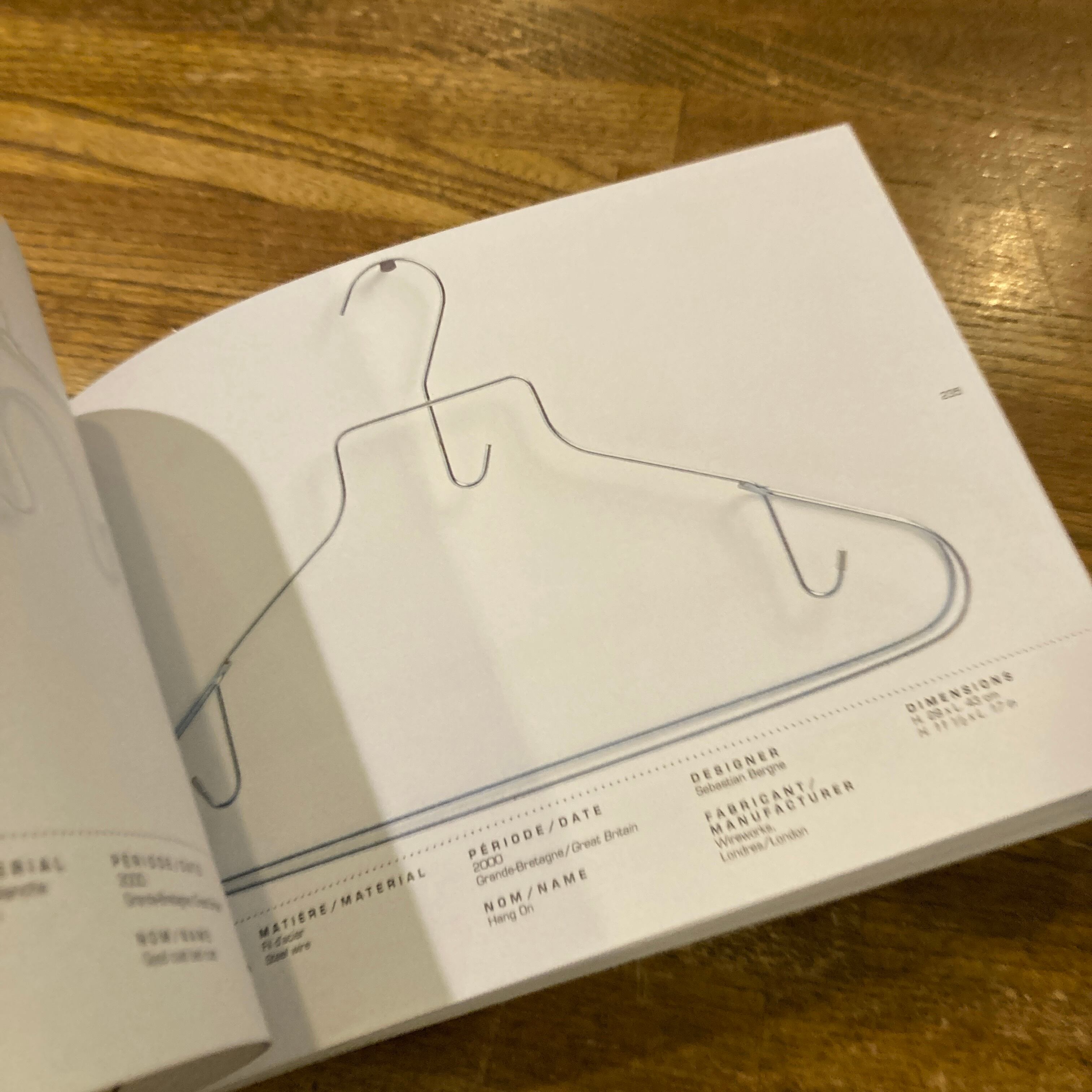 CINTRES HANGERS / Daniel Rozensztroch | 百年