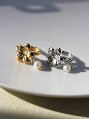 Flower earcuff