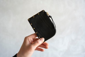 L字ファスナーカードケース