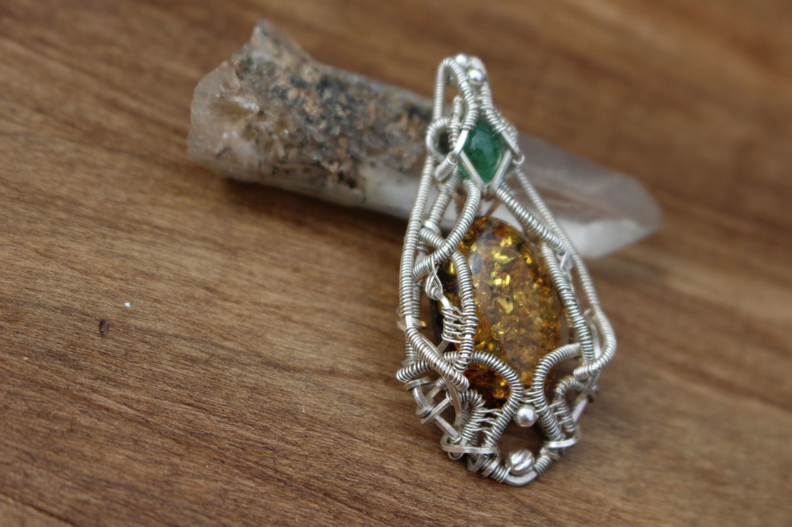 Amber & Emerald silver925 wirerapping pendant