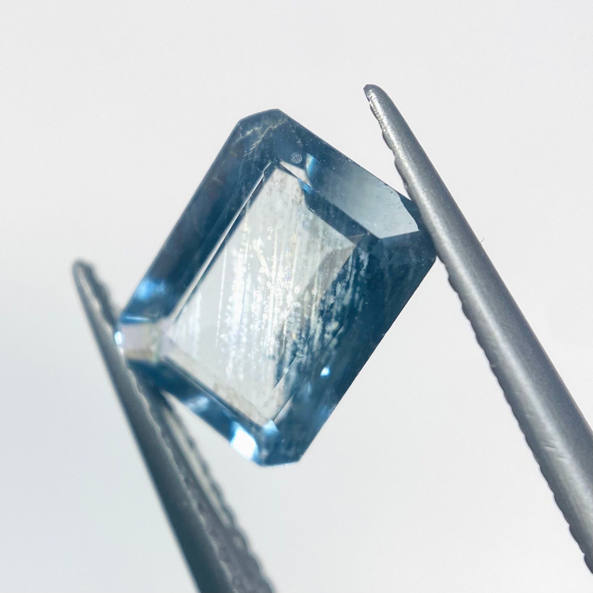 幸せな雨の日 アクアマリン