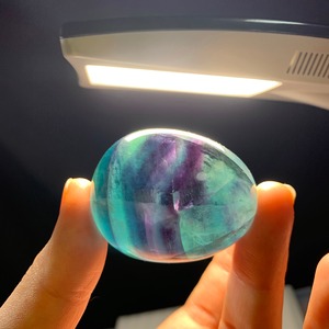 たまご　台座付きグラデーションフローライト