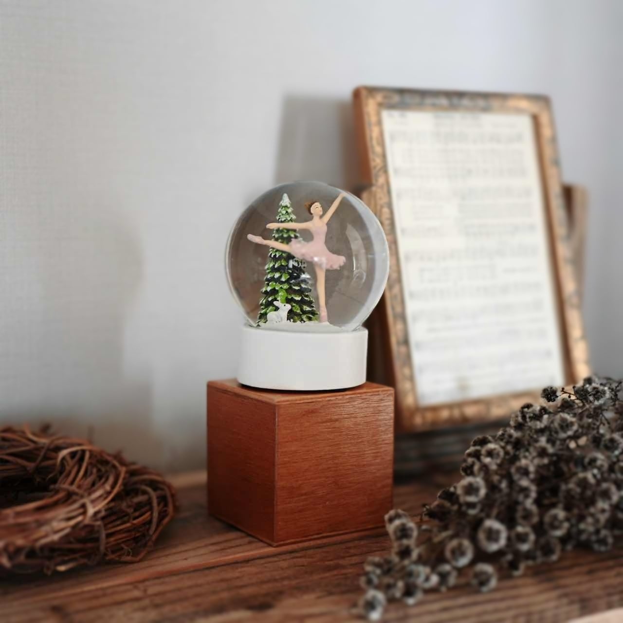 バレリーナと雪景色のスノードーム｜クリスマス飾り ナチュラル