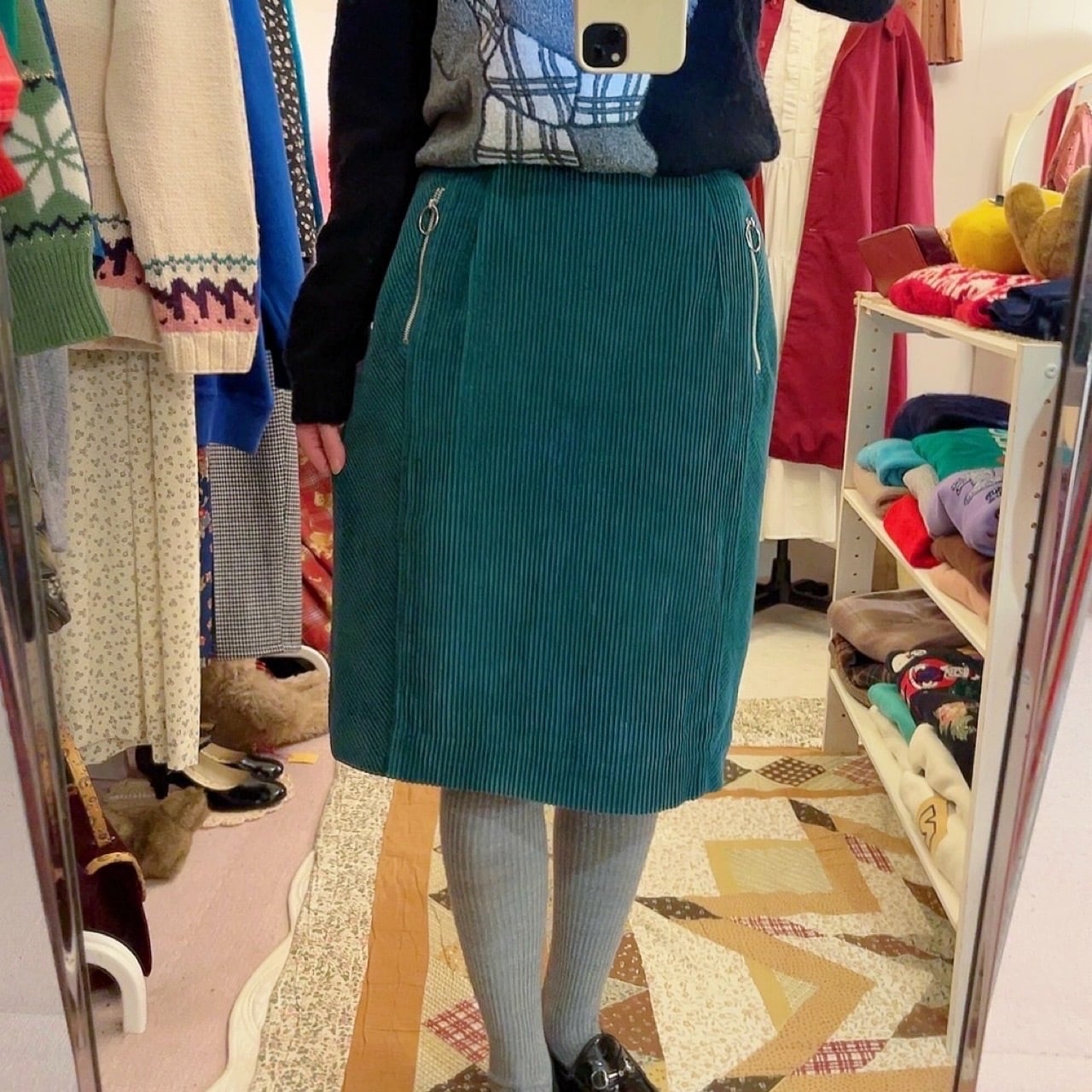 green corduroy semi tight skirt