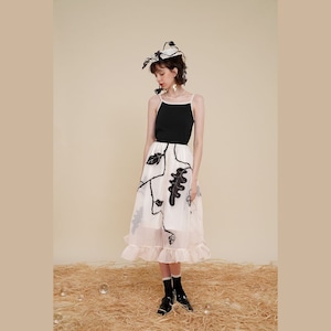 妖精が見つけた木の葉や木の実刺繍のガーゼ刺繍スカート　E00160