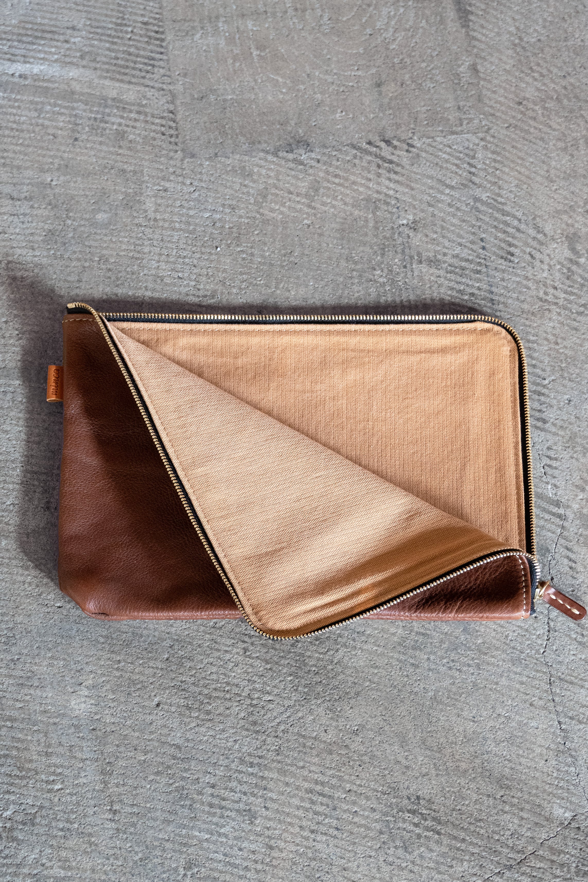 Lzip pouch / M | 高級皮革ならminca｜栃木レザーのバッグ 財布 名刺入