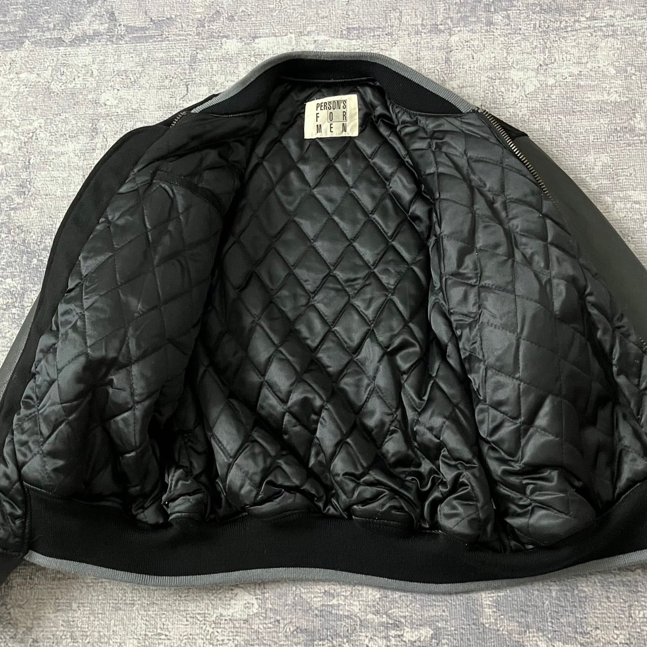 90S】スタジャン ウール 袖レザー ワッペン 裏地キルティング 黒 ブラック