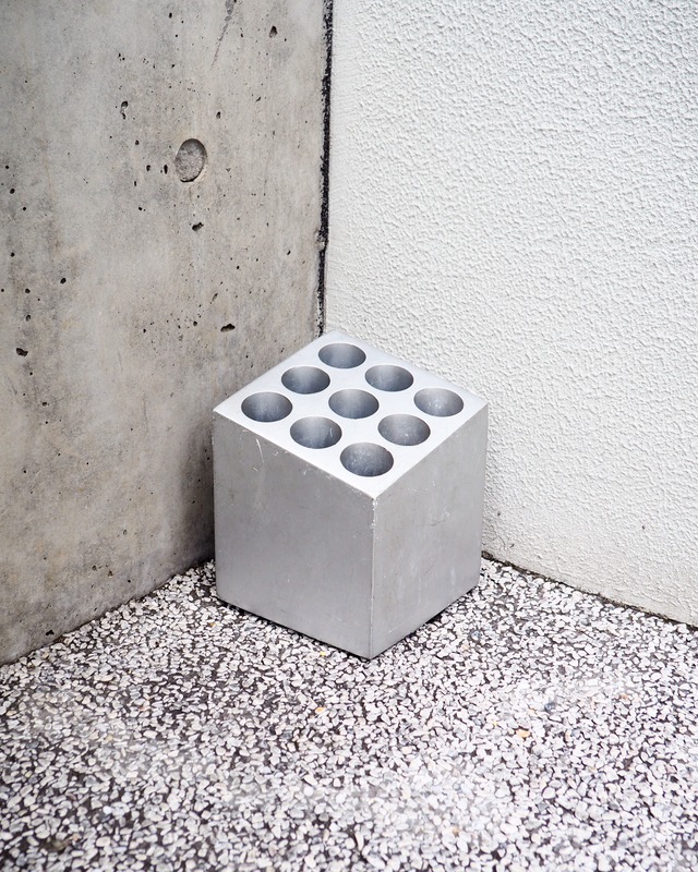 Zinc alloy cube umbrella stand