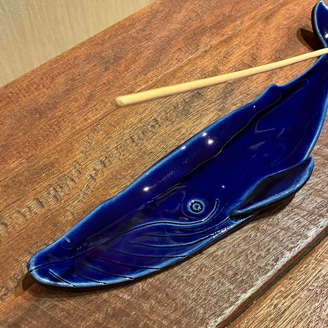 ザトウクジラのお香立て(青)