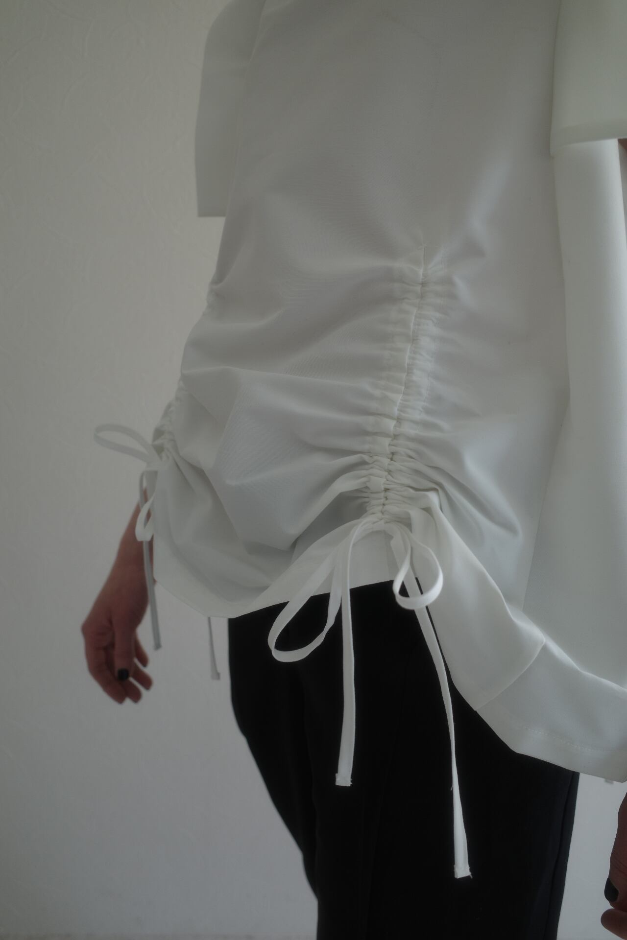 ella drawstring blouse ホワイト