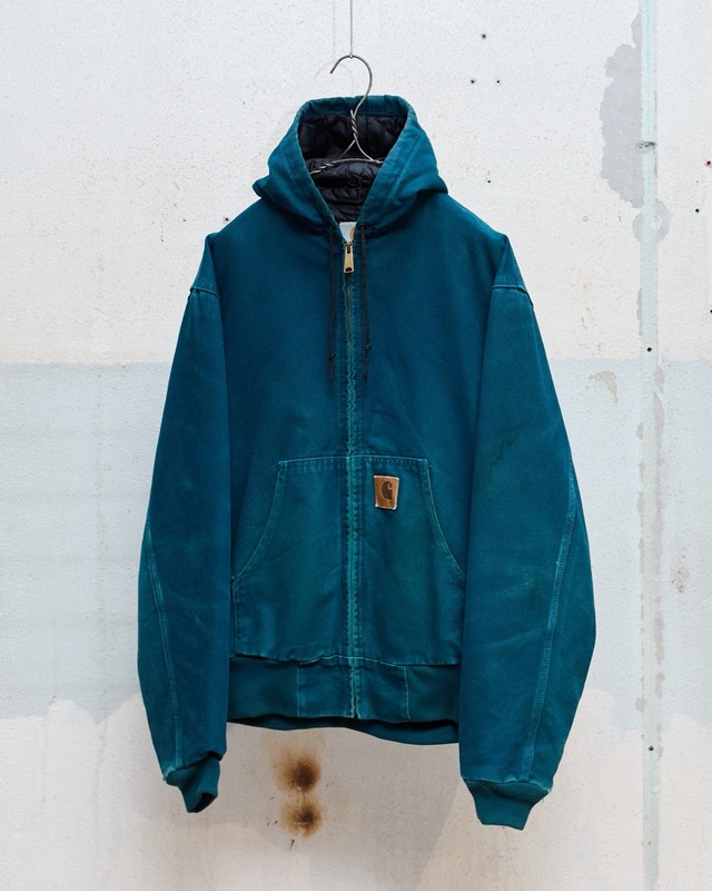 “Carhartt” good damaged active jacket / faded green