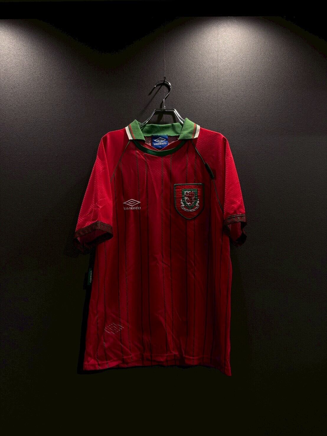 90s UMBRO Wales National Team Home Football Jersey / 90年代