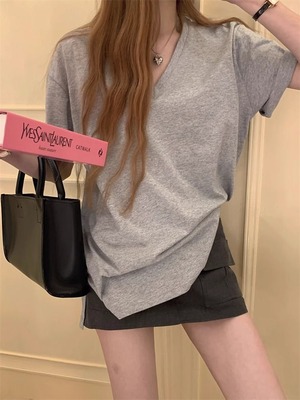 オーバーサイズ Vネック 半袖 Tシャツ レディース トップス カットソー プルオーバー 部屋着 インナー 丈長 ミディアム 襟なし ポリエステル かわいい 大人可愛い きれいめ シンプル カジュアル おしゃれ こなれ感 ルーズ ベーシック 無地 春 夏 秋 冬 ママ 通勤 学生 学校 通学 デート お出かけ 旅行 公園 女子会 休日 ショッピング カフェ 重ね着 韓国 楽ちん 体型カバー 普段使い 着回し レイヤード S M L XL ゆったり 白 ホワイト 黒 ブラック 茶色 ブラウン ライトグレー