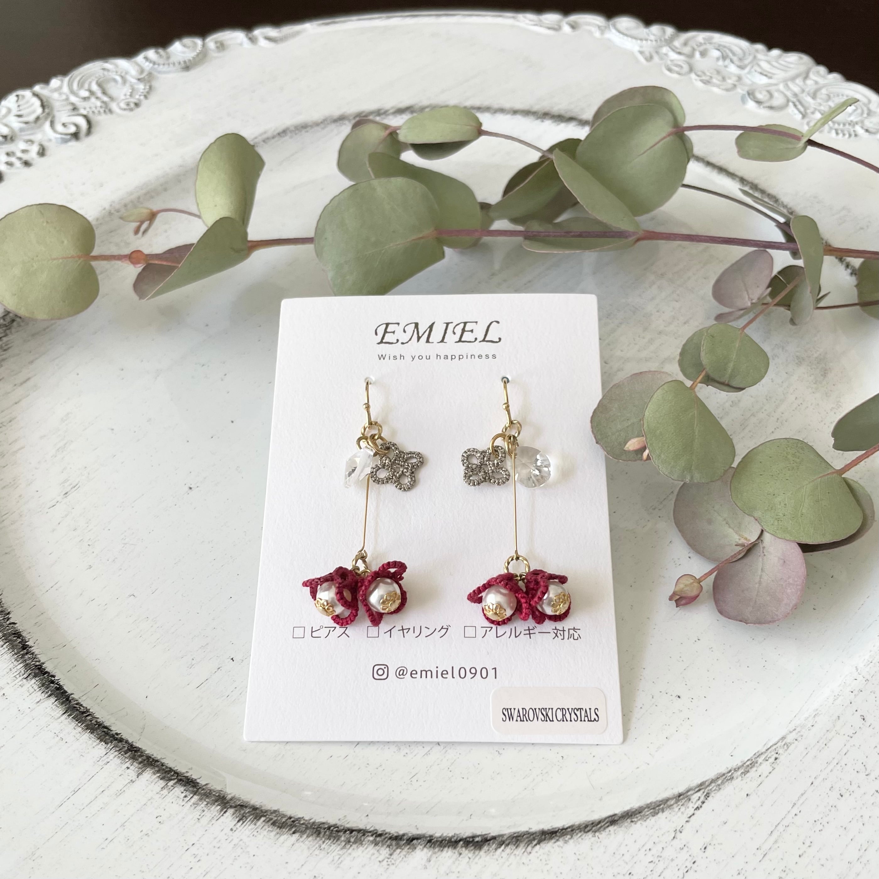 こけももチャーム風 えんじ色タティングレースピアス イヤリング Emiel Luire