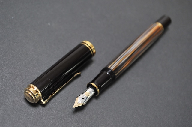 ペリカン スーベレーン M４００　Pelikan Souverän M400　（極細字）　14C　　　　　01436