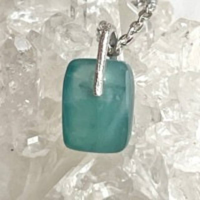 【レア】【超美石】マダガスカル産　グランディディエライト　18金ホワイトゴールド　ペンダントトップ　6097