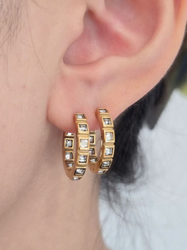 square zirconia pierce