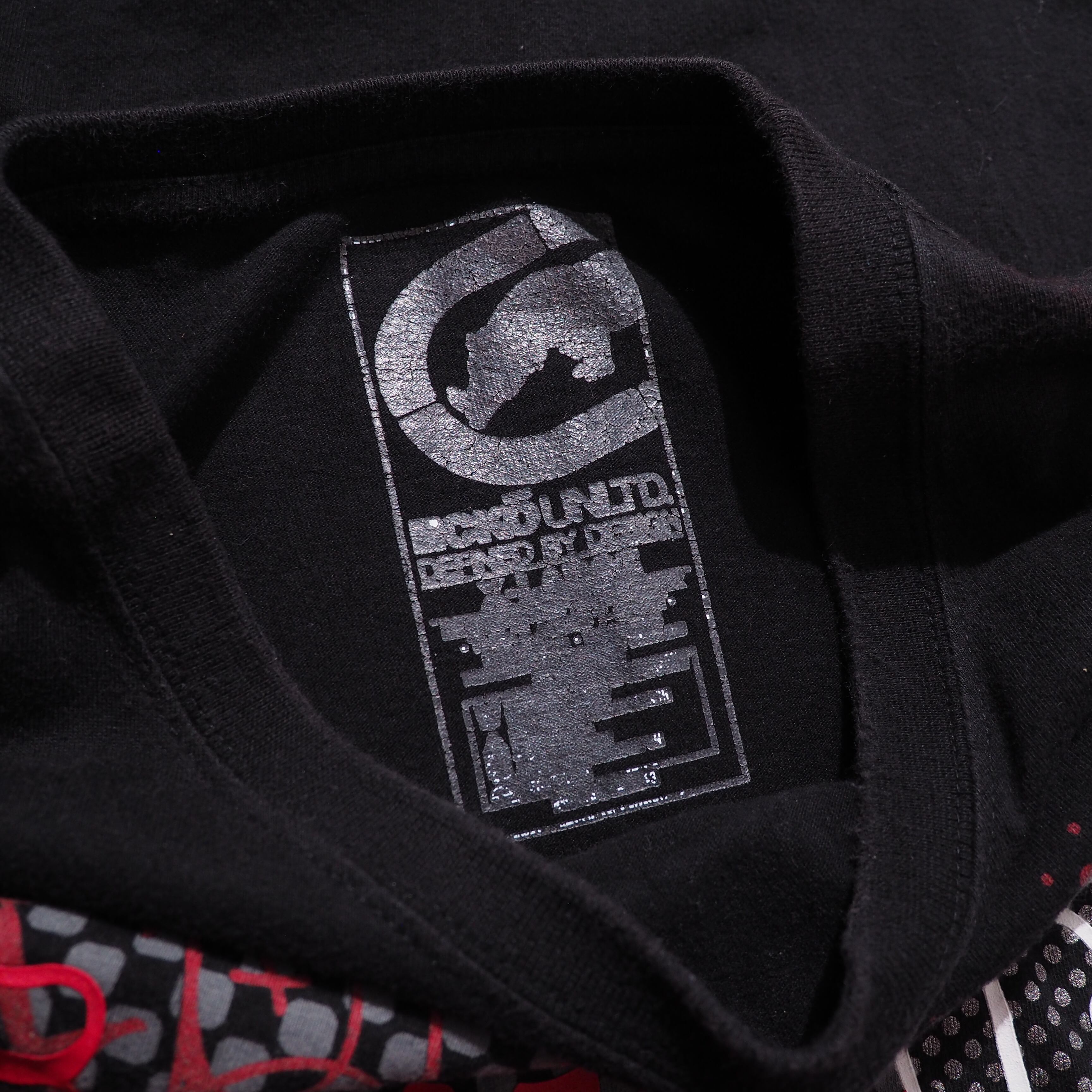 " ECKO UNLTD " Street graphic Art printed Over silhouette Tee